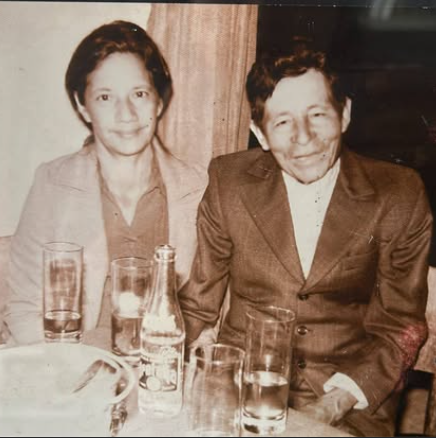 Retrato de estudio de Antoliano Toloza con su esposa Adriana Mora