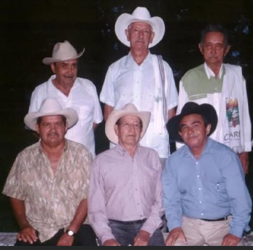 Foto de fundadores/comandantes: Merardo Leguizamo, Álvaro Fula, Graciliano Gordillo, Santos Leguizamo, Publio Morales, O