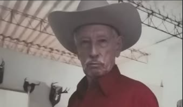 Retrato de Álvaro Fula (adulto mayor, con sombrero) y fotos de acompañamiento/homenaje